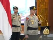 Irjen Pol Hendra Kurniawan Resmi Dilantik Jadi Kapolda Banten Irjen Pol Hendra Kurniawan Resmi Dilantik Jadi Kapolda Banten