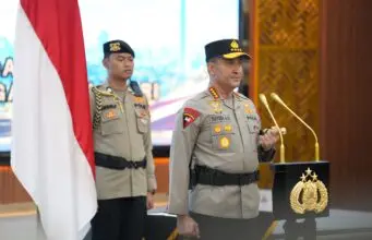 Irjen Pol Hendra Kurniawan Resmi Dilantik Jadi Kapolda Banten Irjen Pol Hendra Kurniawan Resmi Dilantik Jadi Kapolda Banten