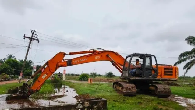 Cegah Bencana Hidrologis Terulang, PTPN IV Turunkan Ekskavator Normalisasi Saluran Air di Labuhan Batu Cegah Bencana Hidrologis Terulang, PTPN IV Turunkan Ekskavator Normalisasi Saluran Air di Labuhan Batu