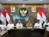 Jelang Nataru, Mendagri Tito Tekankan Penyaluran Bansos dan Operasi Pasar