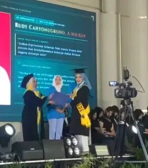 Wisudawati STIKes Pemkab Purworejo